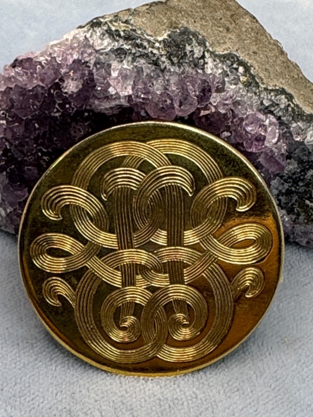 Vintage Gold-tone Scarf Clip — Textured Center